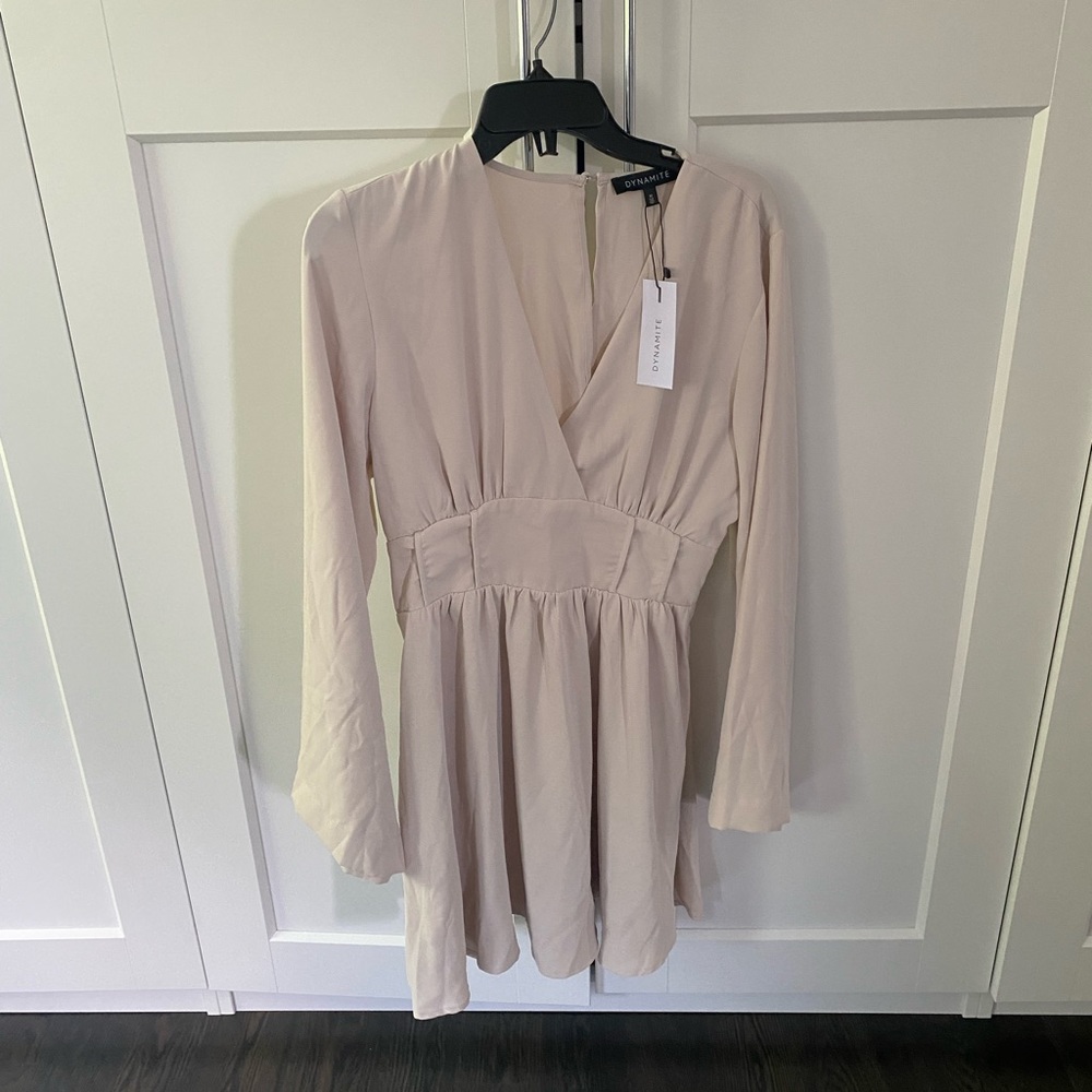 NWT Dynamite Flowy Dress - Picture 6 of 8
